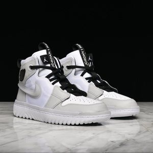 Nike Air Jordan High React Grey